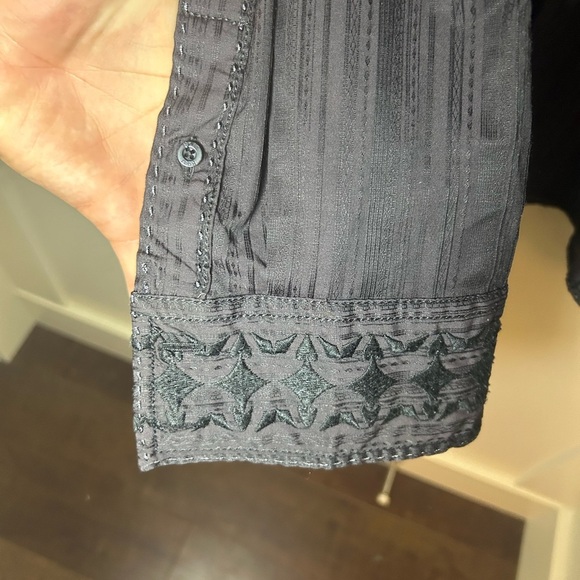 Vintage Roar tribal y2k embroidered button up longsleeve shirt - Picture 12 of 14